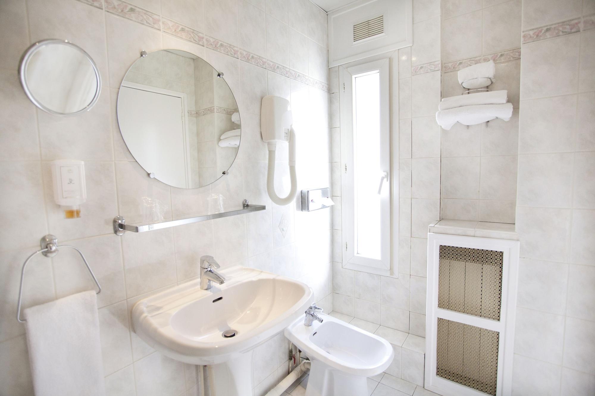 פריז Nadaud Hotel מראה חיצוני תמונה