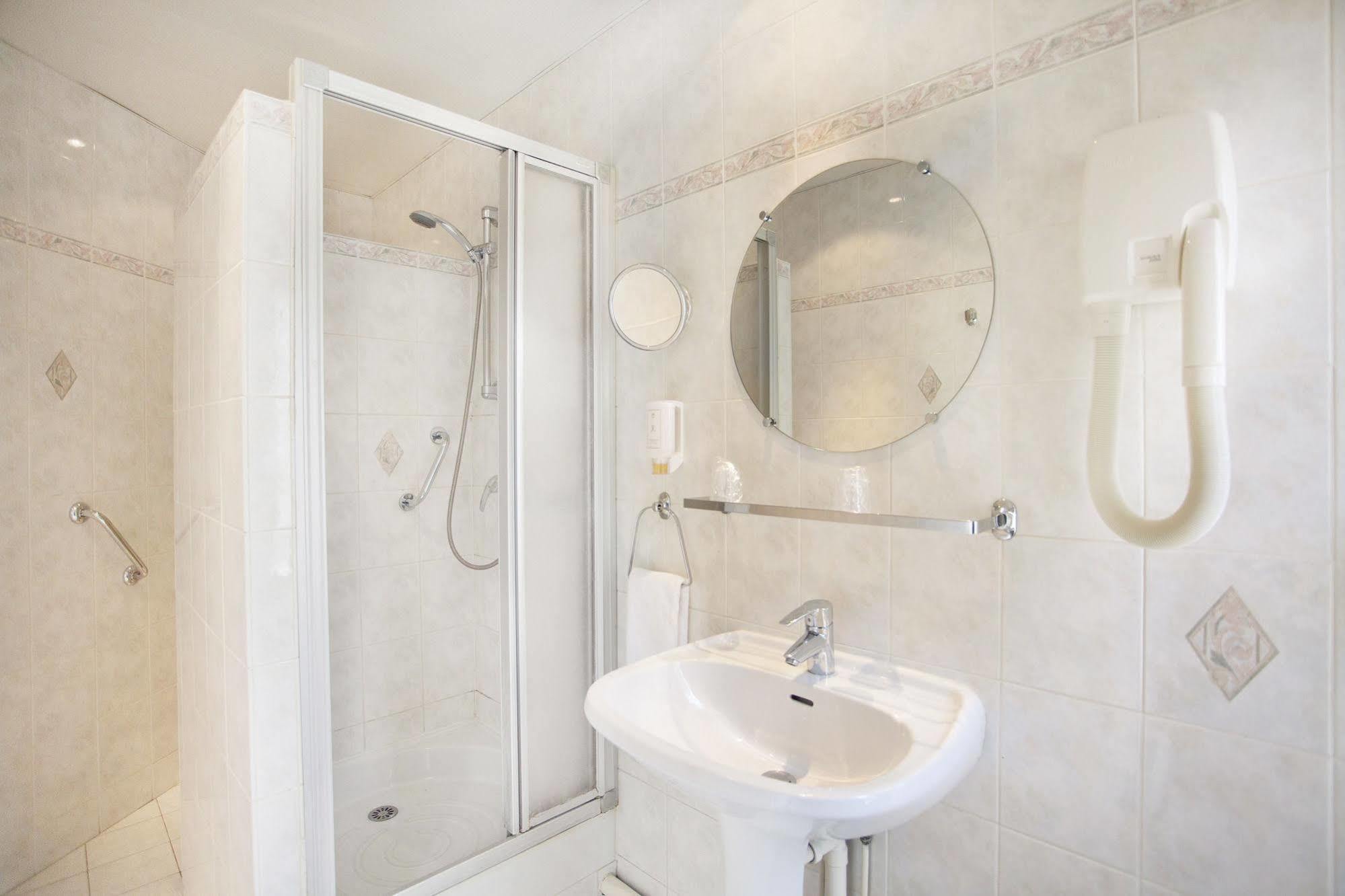 פריז Nadaud Hotel מראה חיצוני תמונה